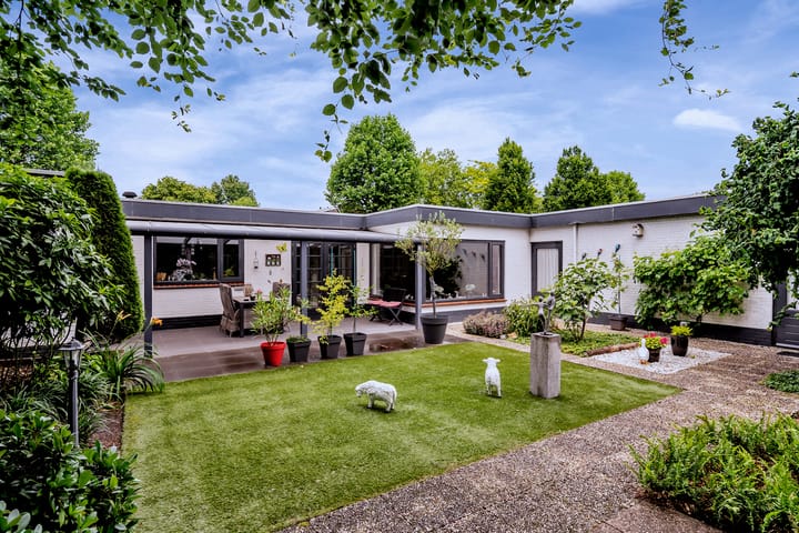 Foto 3 van Heer van Rodestraat 106