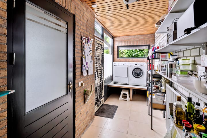 Foto 23 van Heer van Rodestraat 106