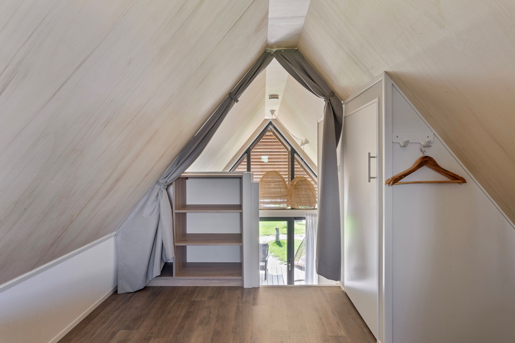 Foto 12 van Zeedijk 24-907