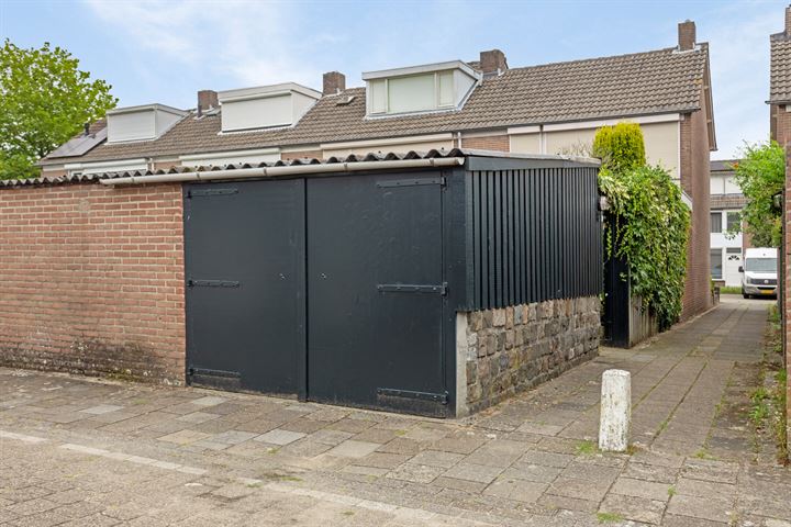 Bekijk foto 25 van Klaproosstraat 26