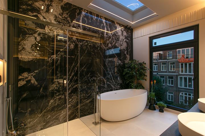 Bekijk foto 42 van Johannes Verhulststraat 127-2