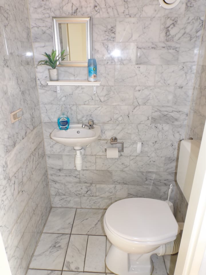 Photo 9 of Strand 84