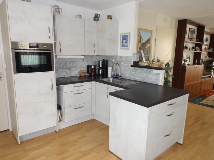 Photo 12 of Strand 84