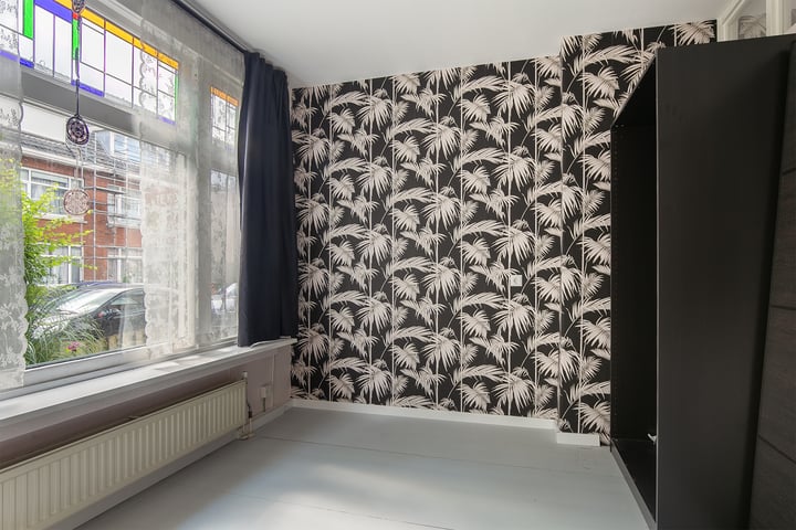 Foto 4 van Nieuwenhoornstraat 57-B