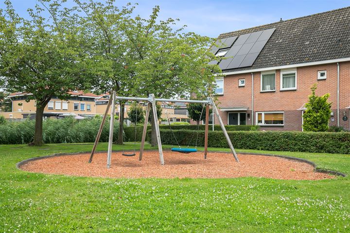 Bekijk foto 32 van Barnsteenhof 110