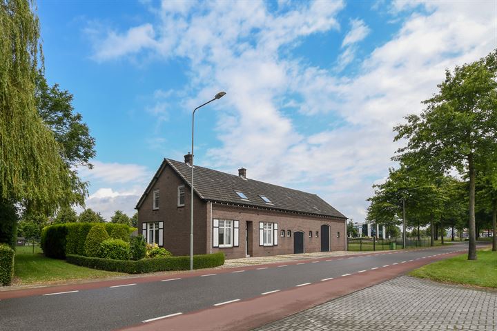 Bekijk foto 2 van Beekstraat 87