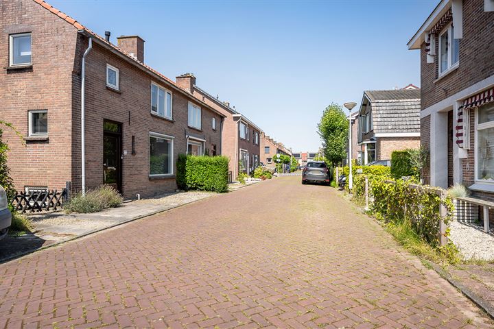 Bekijk foto 2 van Wilhelmina Geevestraat 35