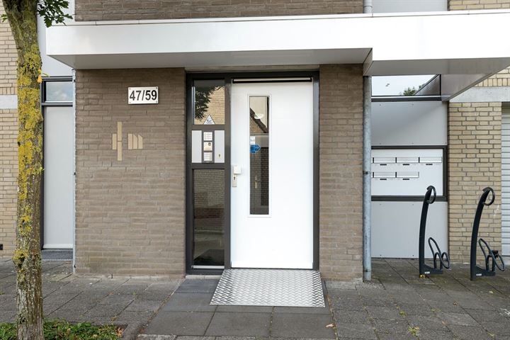 View photo 7 of Ferdinand Bolstraat 47