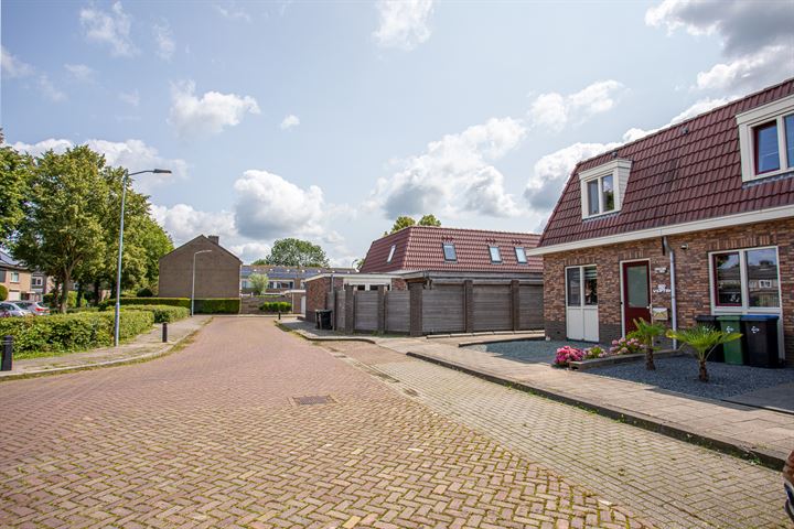 Bekijk foto 40 van Tulpstraat 56