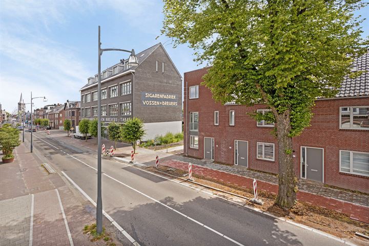 View photo 3 of Roermondseweg 19