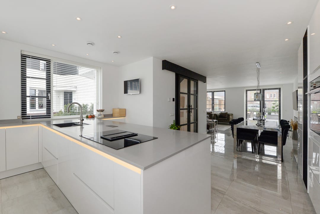 Foto 2 van Adriana van Roonlaan 128