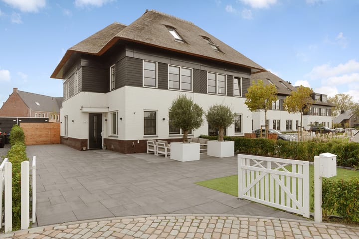 Foto 5 van Adriana van Roonlaan 128