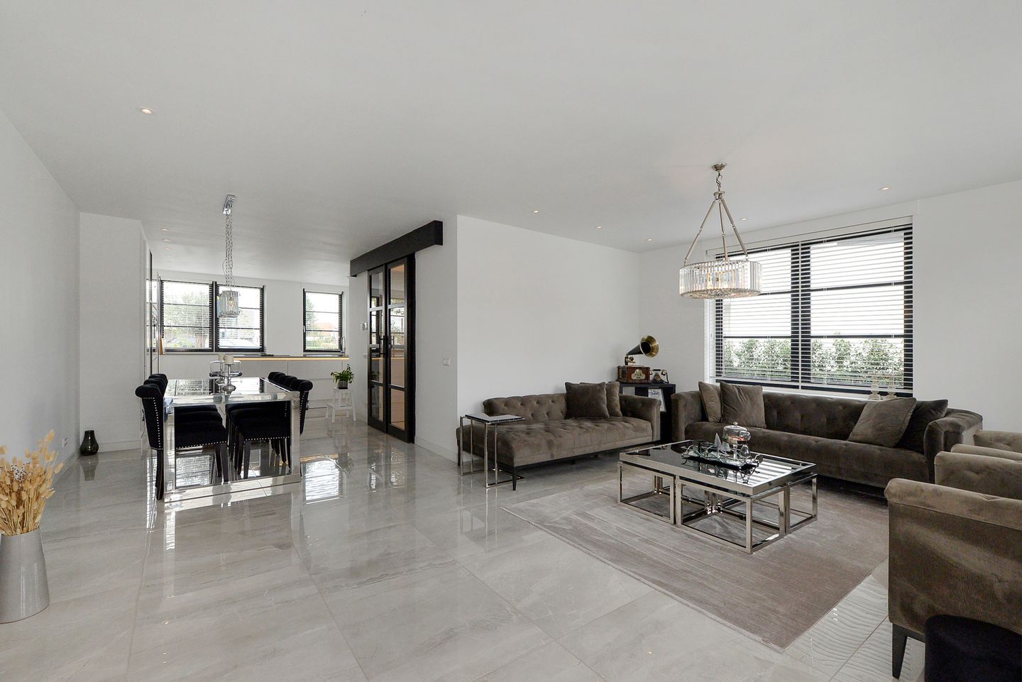 Foto 19 van Adriana van Roonlaan 128