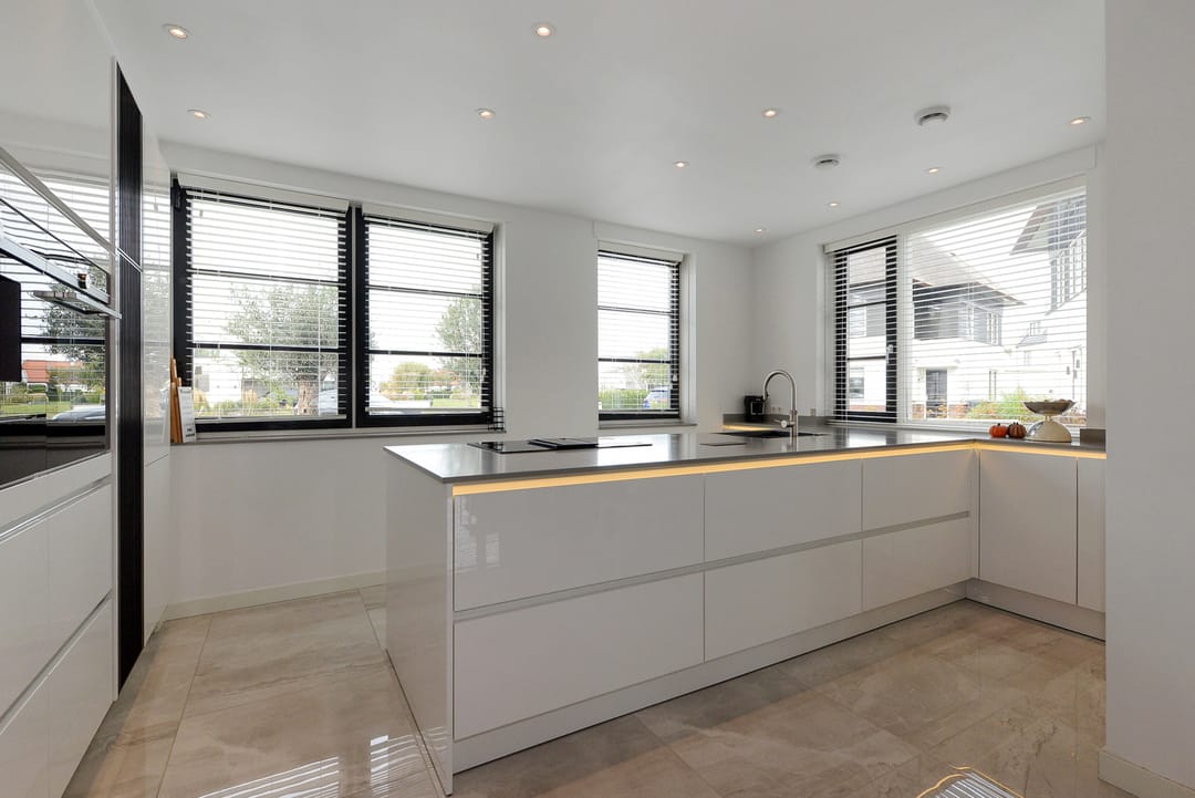 Foto 13 van Adriana van Roonlaan 128