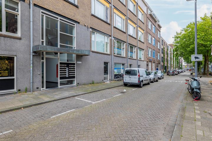 Bekijk foto 27 van Van Meekerenstraat 178