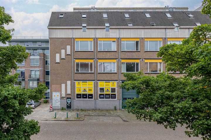 Bekijk foto 33 van Van Meekerenstraat 178