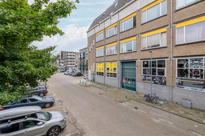 Bekijk foto 36 van Van Meekerenstraat 178