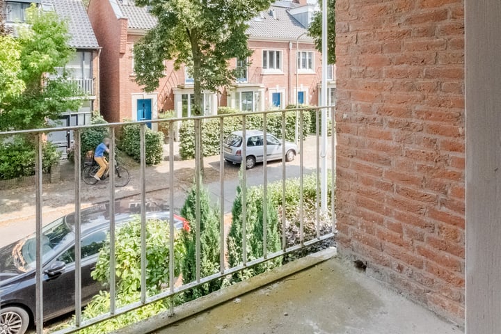 Bekijk foto 35 van Burgemeester Middelaerlaan 9