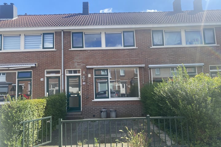 Bekijk foto 1 van Verhulststraat 18