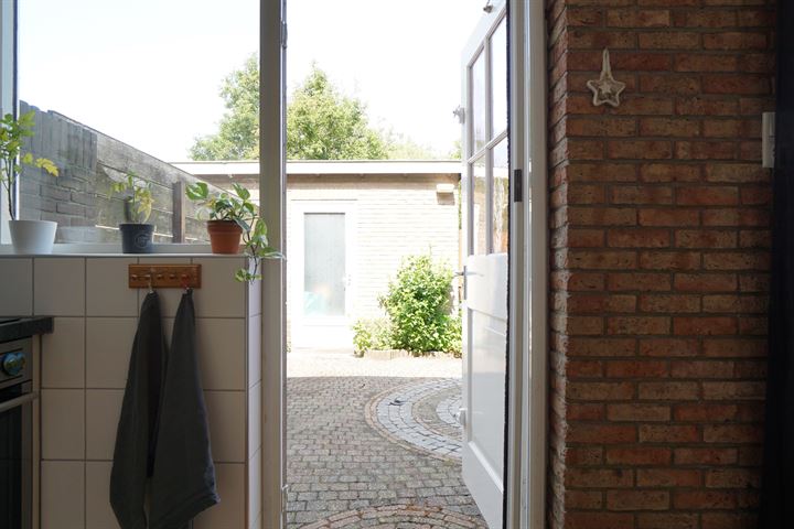 Bekijk foto 10 van Vechtstraat 21