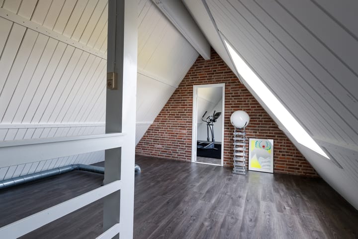 Photo 58 of Achthoven 31