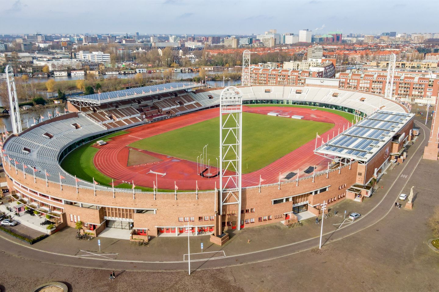 Bekijk foto 1 van Olympisch Stadion 40