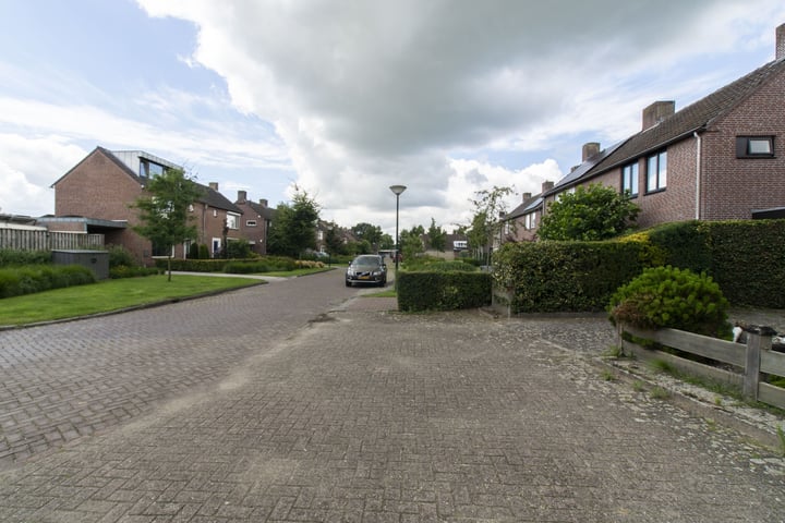 View photo 36 of Kennedystraat 10