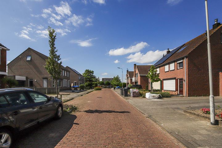 Bekijk foto 37 van Huygensstraat 13