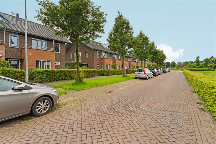 View photo 51 of Kamperfoeliestraat 23