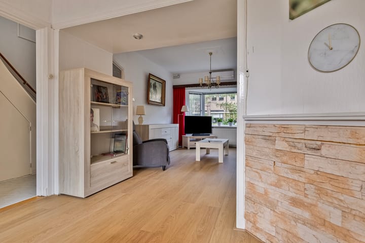 Foto 11 van Johan de Wittstraat 8