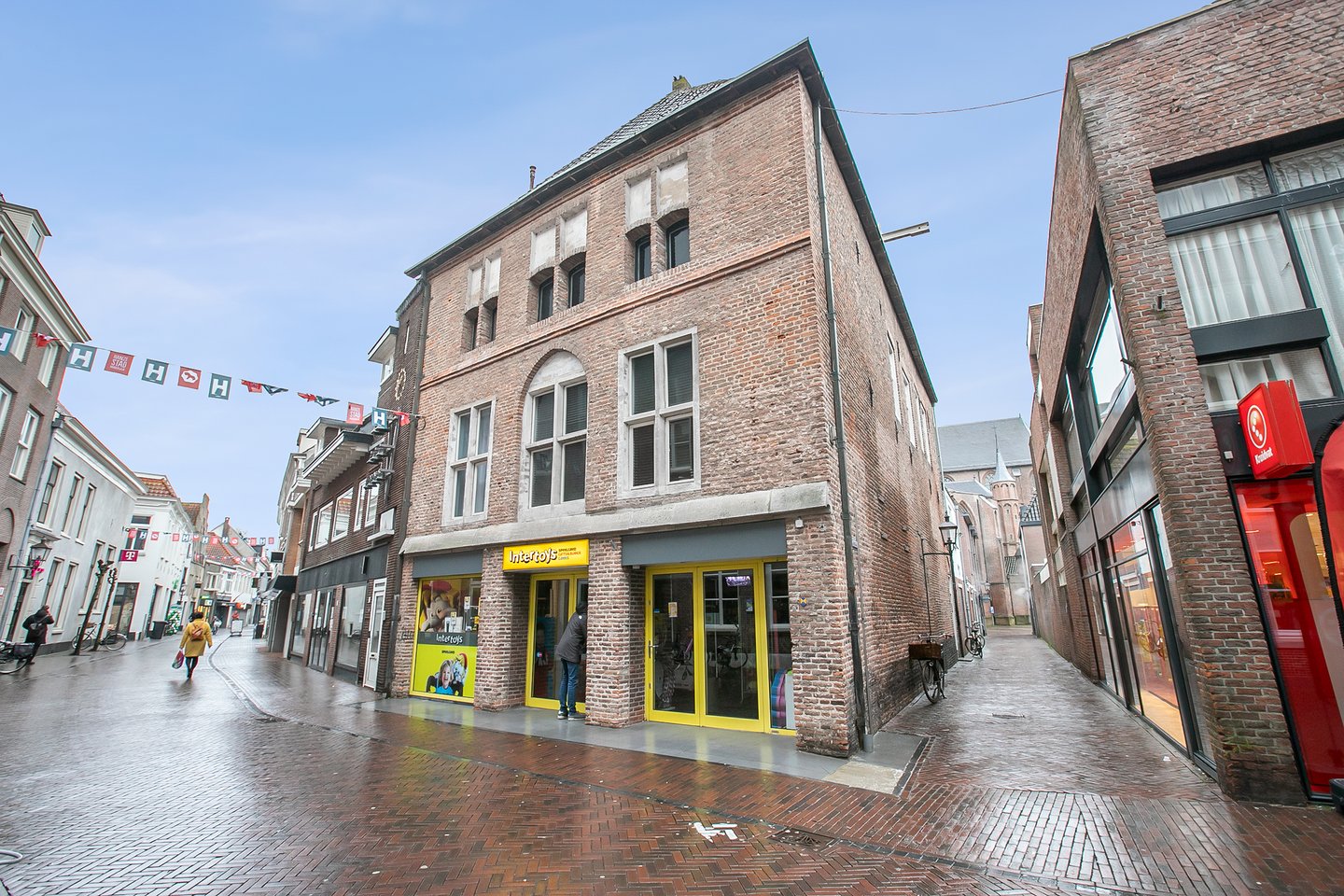 View photo 1 of Donkerstraat 37