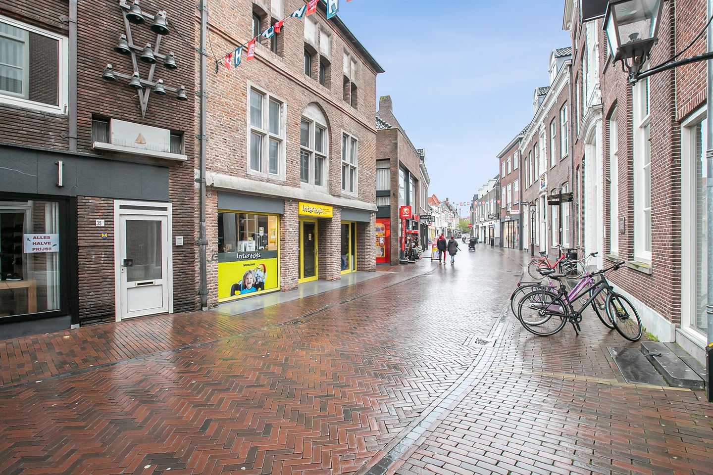 View photo 4 of Donkerstraat 37