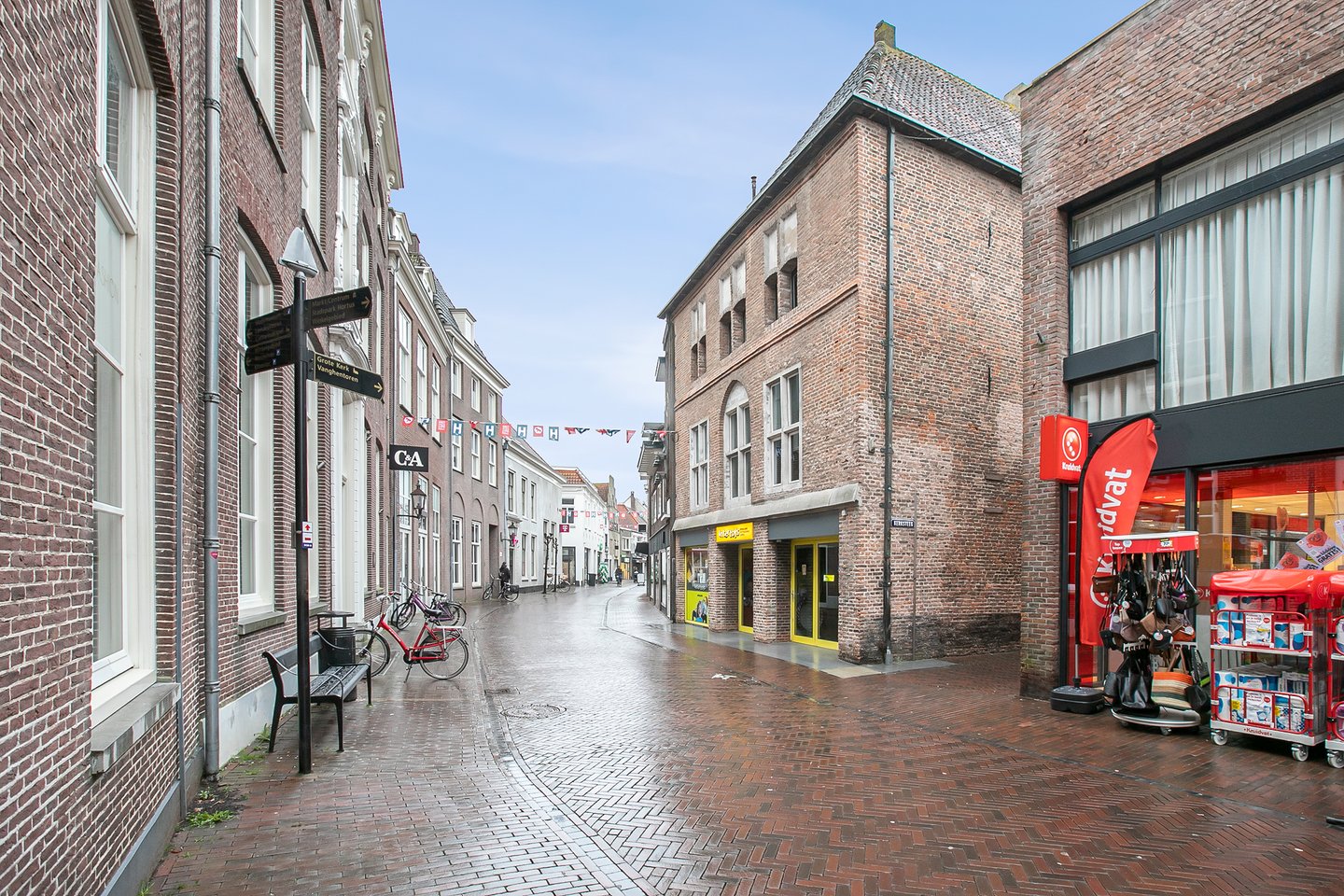 View photo 5 of Donkerstraat 37