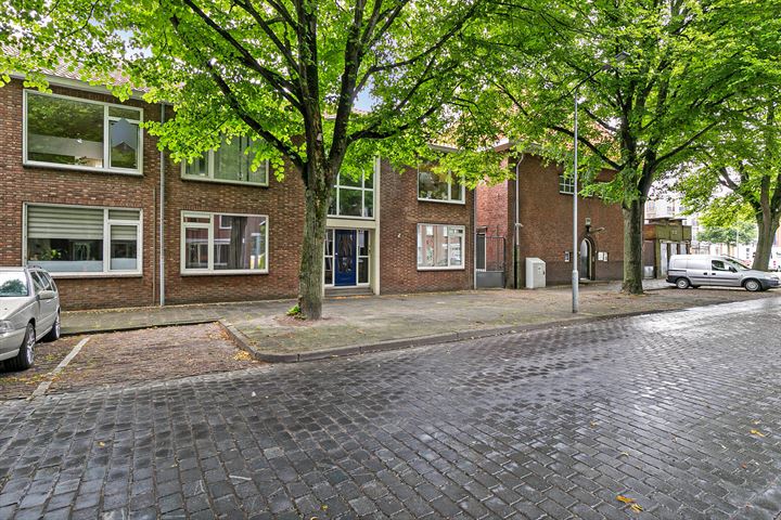 Bekijk foto 2 van Hendrikstraat 49