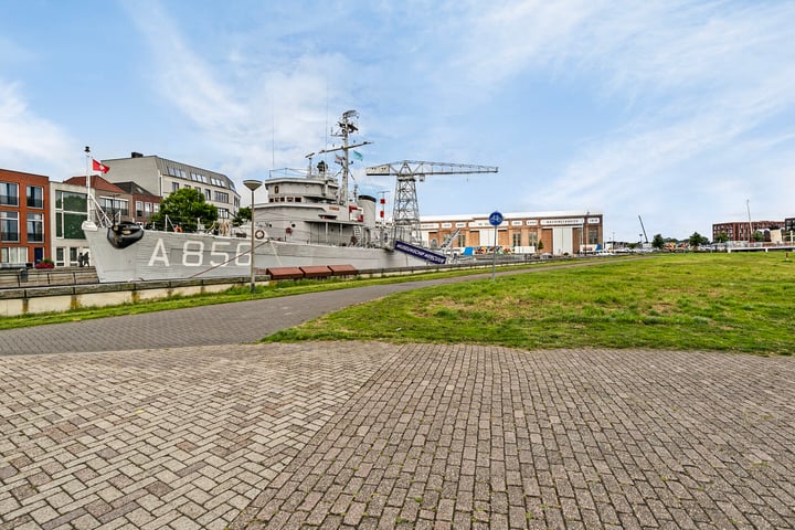 View photo 25 of Hendrikstraat 49