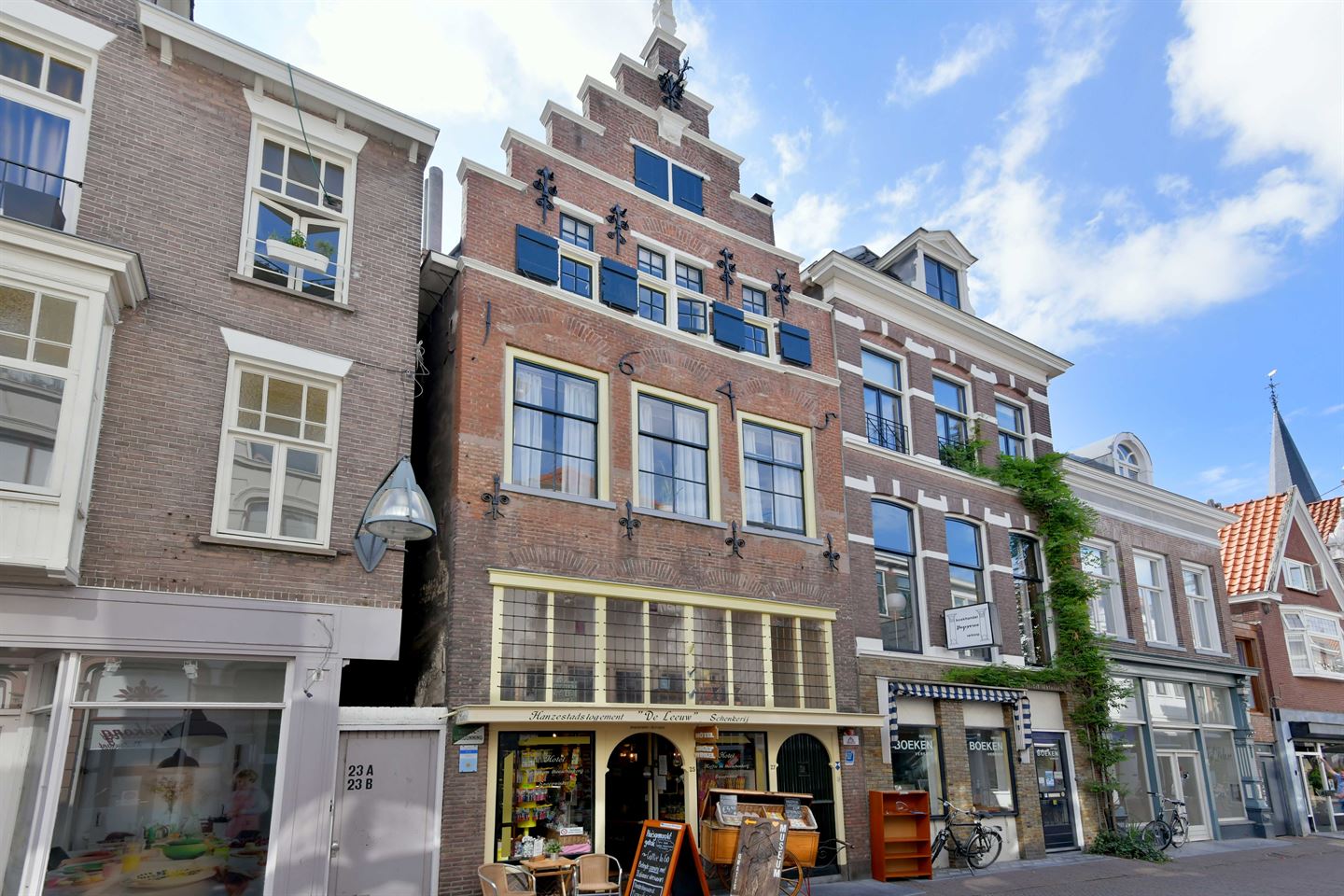 Bekijk foto 1 van Nieuwstraat 25