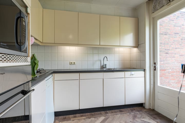 Photo 7 of Antonie Morostraat 6