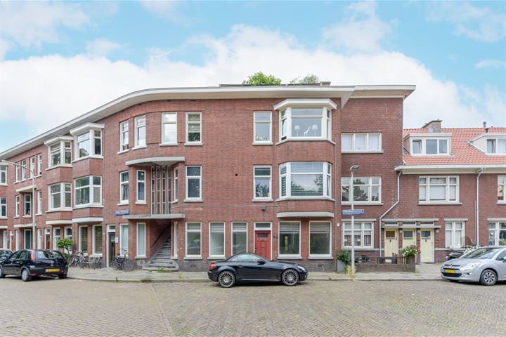 View photo 1 of Bergmannstraat 35