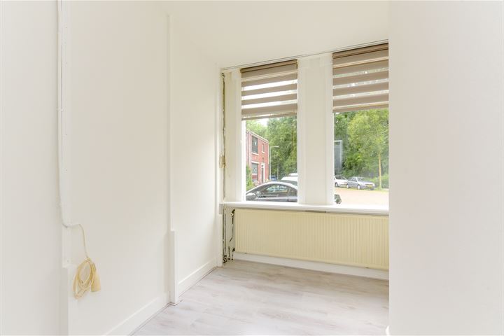 Bekijk foto 22 van Bergmannstraat 35