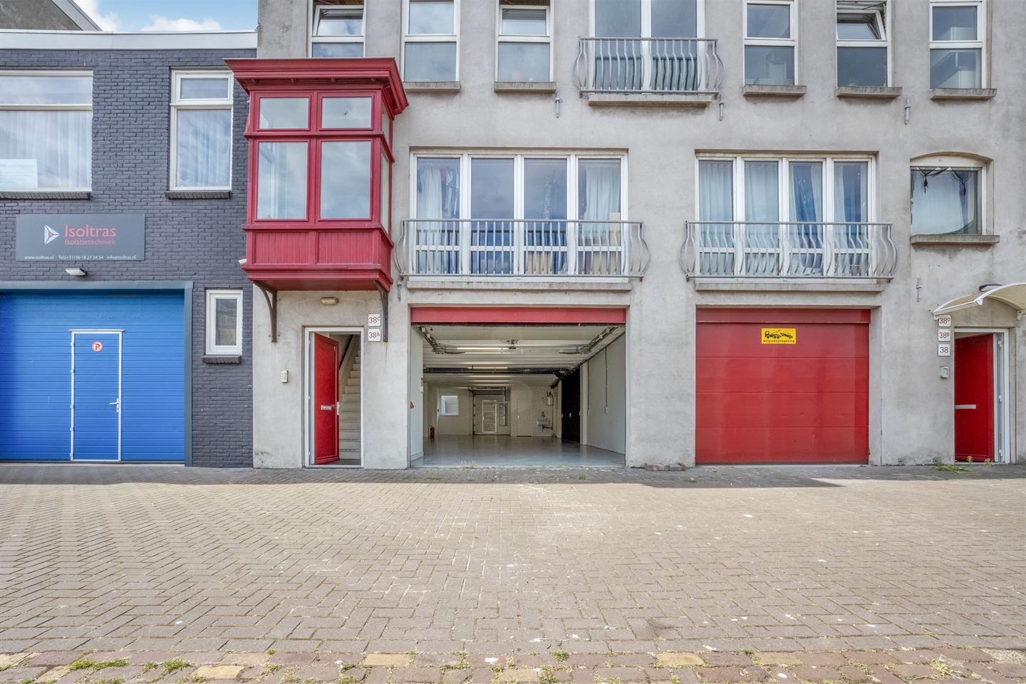 View photo 3 of Middenhavenstraat 38