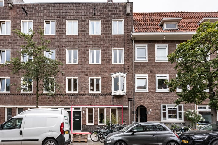 View photo 2 of Warmondstraat 204-H