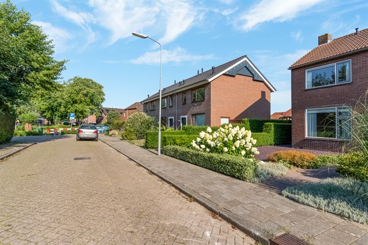 Bekijk foto 32 van De Hoge Wickstraat 42