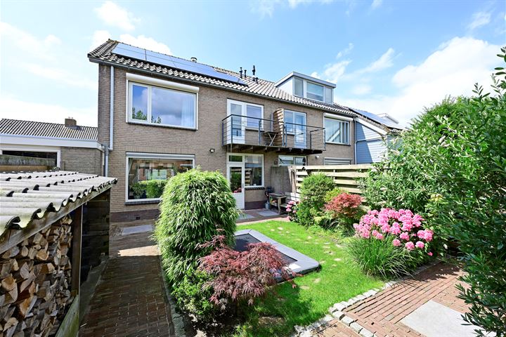 View photo 2 of Beatrixstraat 12