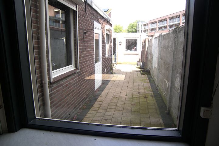 Bekijk foto 5 van Middenlaan 47