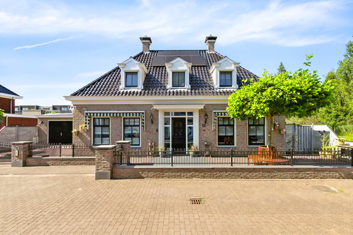 Hachimanstraat 13