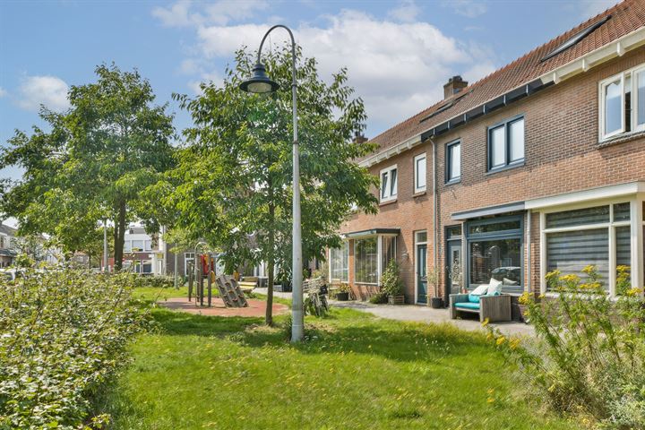 Bekijk foto 32 van Helmersstraat 35