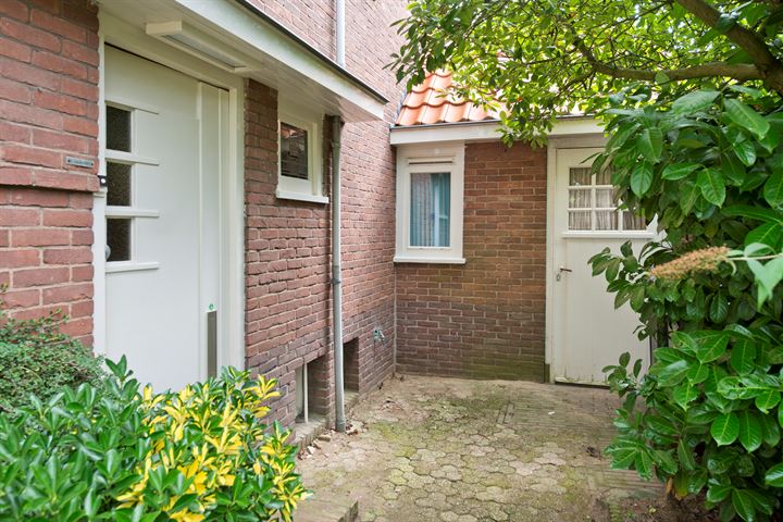 Bekijk foto 2 van Adama van Scheltemastraat 15-A