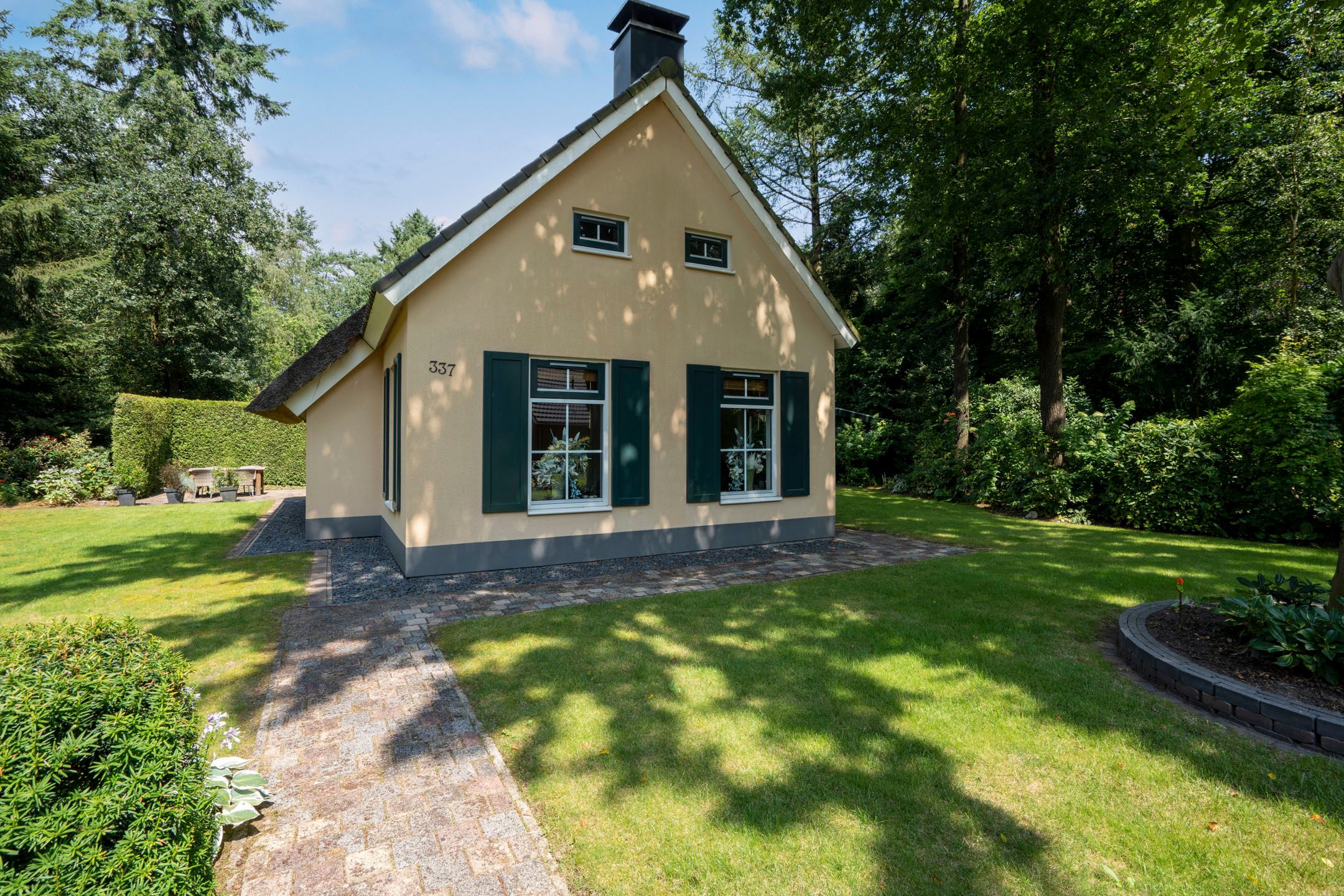 2-bedroom freehold villa in Hooghalen — photo 2 of 5
