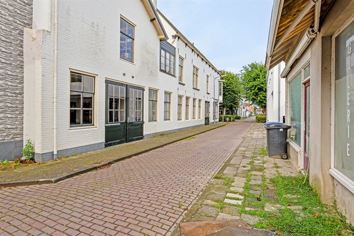 Bekijk foto 2 van Voorstraat 32