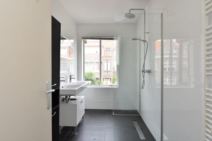 Foto 3 van Van Beuningenstraat 18-A